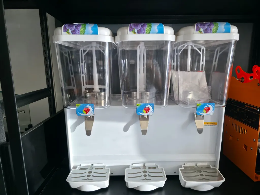 Dispensador 3 cilindros.webp